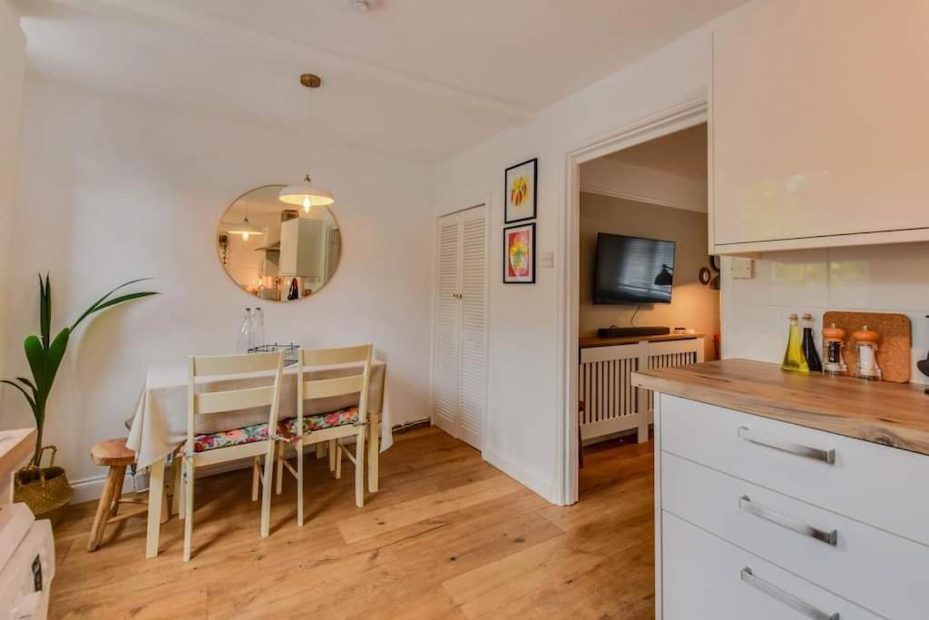Cheerful 3 Bed Grade II Central Cottage Cirencester Exterior photo